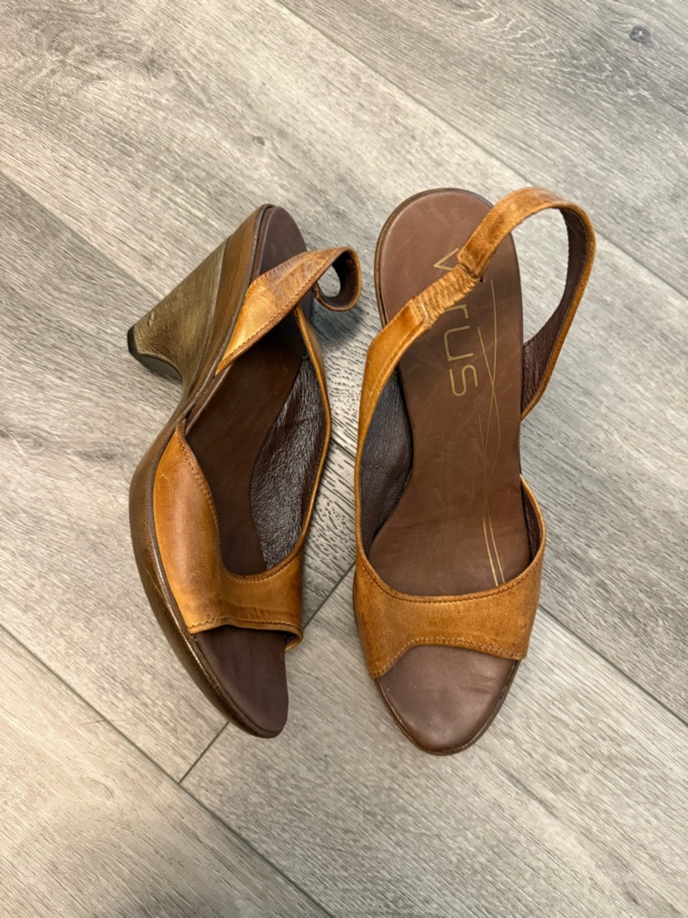 Virus Brown strappy heels Size size 40